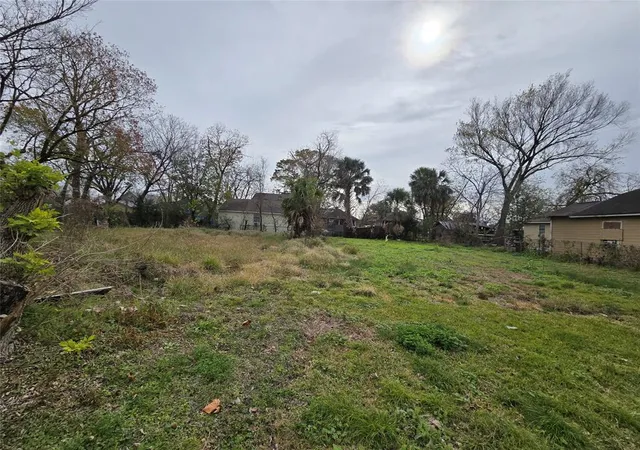 Photo 2 of Land for sale at 3408 Stonewall St, Houston, TX 77020 | MLS# 30432372 | Listing updated on 2026-01-01