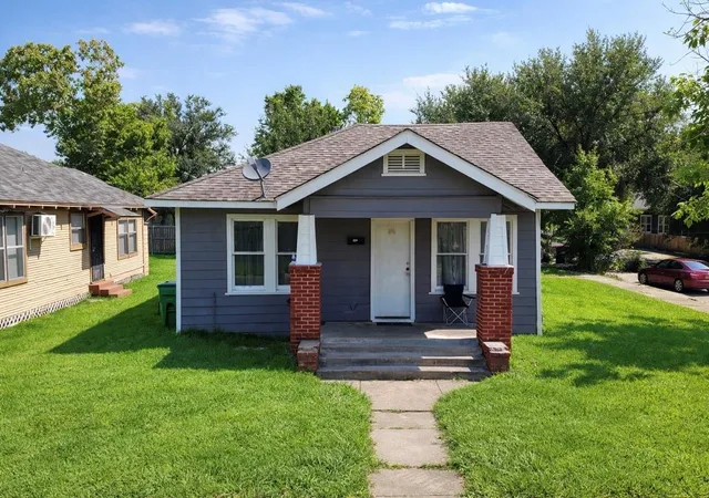 Photo 3 of Multi family home for sale at 300 W James St, Baytown, TX 77520 | MLS# 91307024 | Listing updated on 2026-09-26