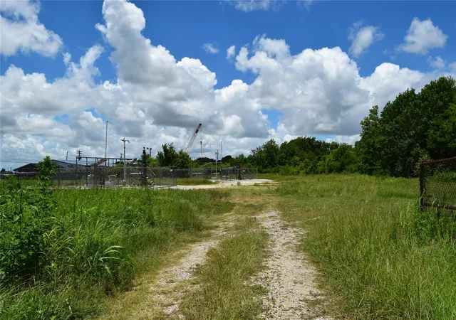 2nd image of 5350 N Hwy 35, Alvin, TX 77511 | MLS# 40122329