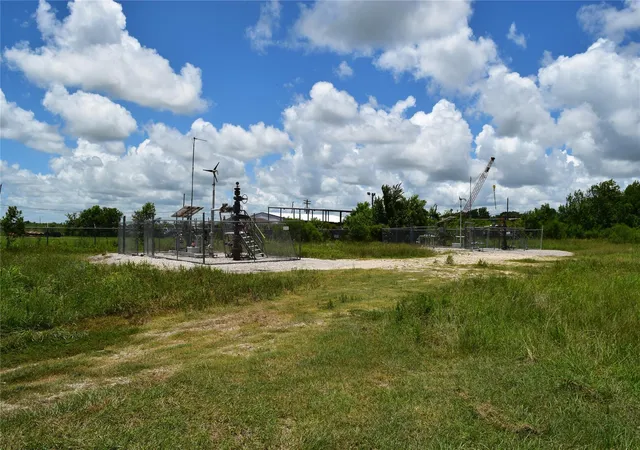 3rd image of 5350 N Hwy 35, Alvin, TX 77511 | MLS# 40122329