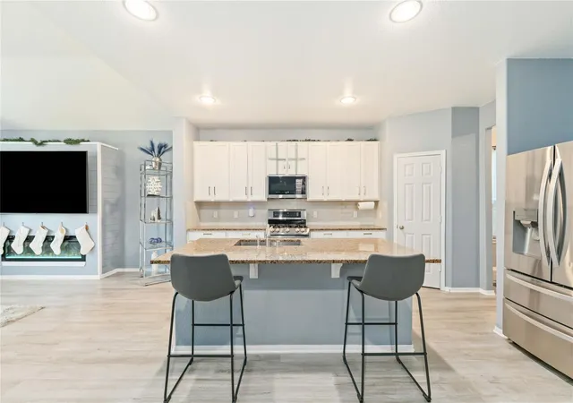 Photo 3 of Single family home for sale at 1867 Cypress Cyn Trl, Conroe, TX 77301 | MLS# 67173350 | Listing updated on 2026-04-01
