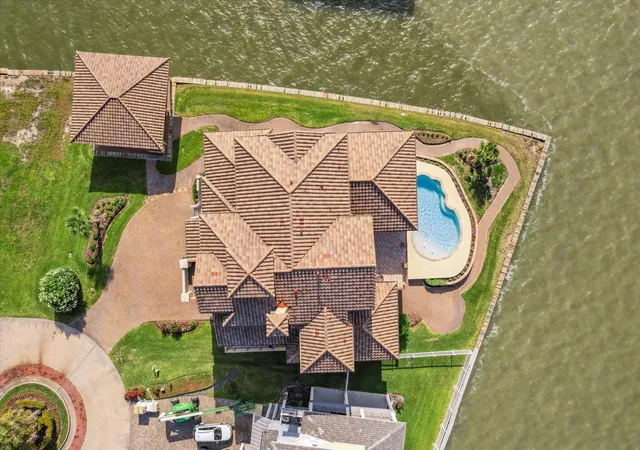 Photo 3 of Single family home for sale at 9 Happy Jack, Hitchcock, TX 77563 | MLS# 12494410 | Listing updated on 2026-06-06