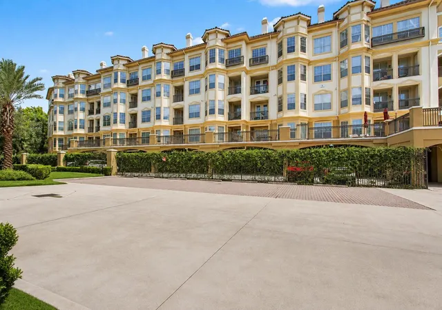 4th image of 7575 Kirby Dr #1302, Houston, TX 77030 | MLS# 46633261