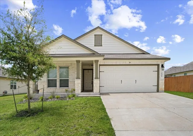1st image of 1605 Navarro Dr, Brenham, TX 77833 | MLS# 98386880