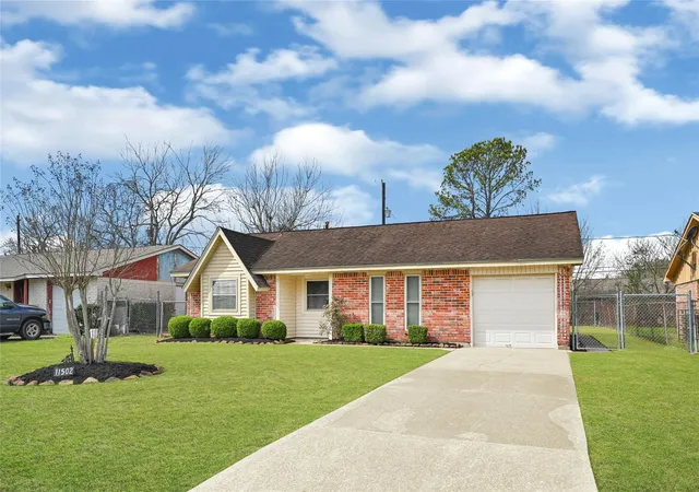 image of 11502 Fawnway Dr, Houston, TX 77048 | MLS# 45605700