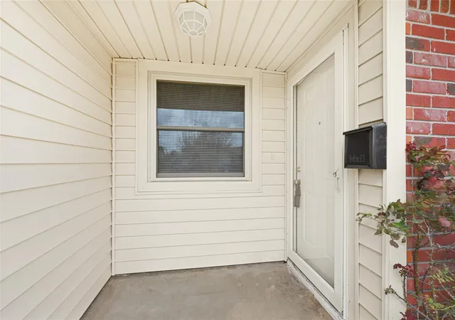image of 11502 Fawnway Dr, Houston, TX 77048 | MLS# 45605700