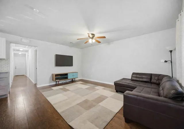 3rd image of 1509 Paloma Ave, Richmond, TX 77469 | MLS# 9052987