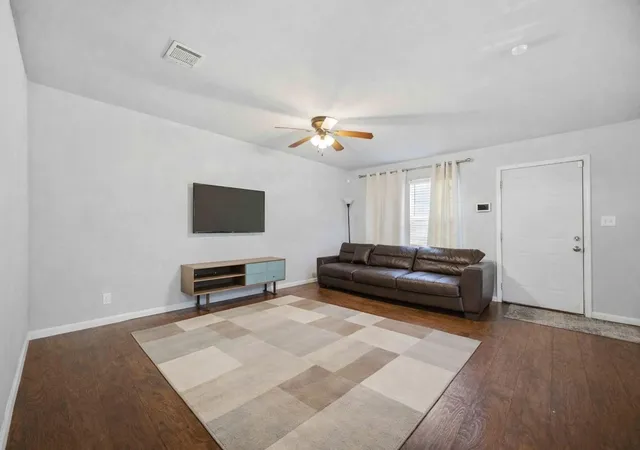 4th image of 1509 Paloma Ave, Richmond, TX 77469 | MLS# 9052987