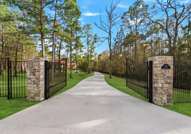 3rd image of 280 Sundog Rd, Huntsville, TX 77340 | MLS# 37040914