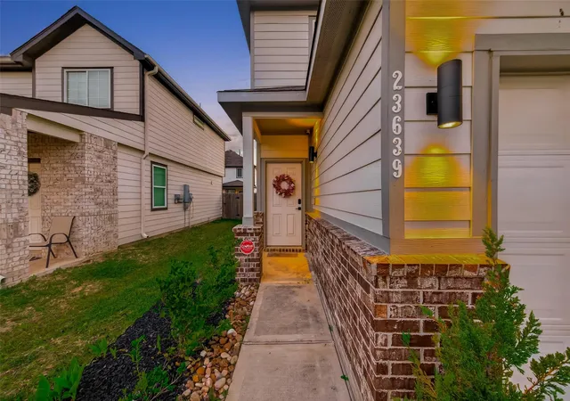 Photo 3 of Single family home for sale at 23639 Buttress Root Dr, Spring, TX 77373 | MLS# 71203043 | Listing updated on 2026-09-05
