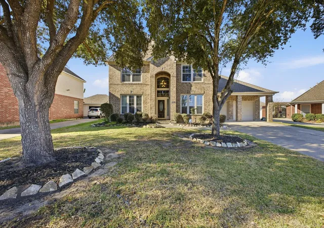 Photo 2 of Single family home for sale at 9831 Buckhaven Dr, Houston, TX 77089 | MLS# 22826389 | Listing updated on 2026-08-28
