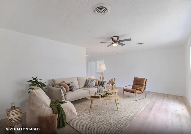 4th image of 1905 Tennessee St, Baytown, TX 77520 | MLS# 51124563