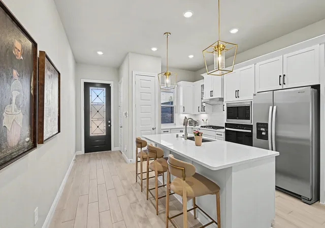 Photo 4 of Single family home for sale at 4120 Farm Holw St, Houston, TX 77080 | MLS# 45055542 | Listing updated on 2026-09-18