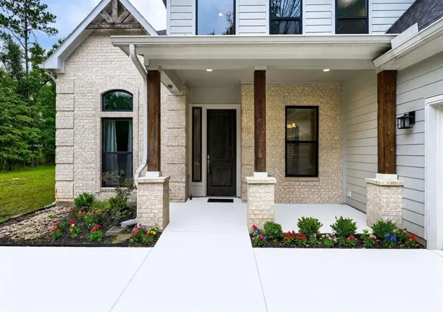 Photo 4 of Single family home for sale at 11715 Crk View Ln, Conroe, TX 77385 | MLS# 83871676 | Listing updated on 2026-09-05