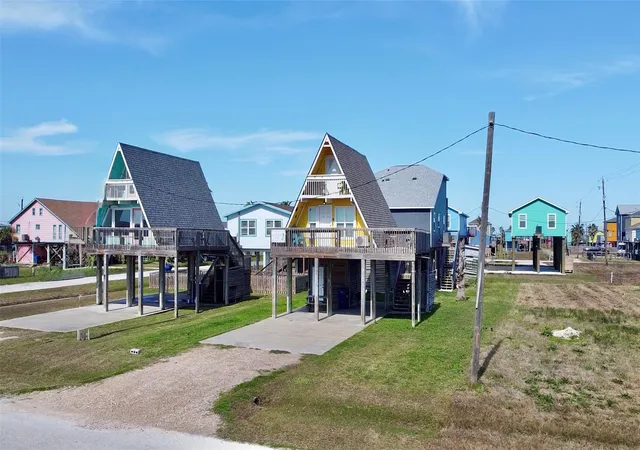 Homes for sale in Surfside Beach, TX | 310 Angel Wing St, Surfside Beach, TX 77541 | MLS# 66613376