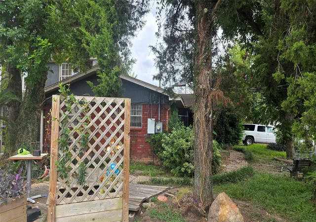 Photo 1 of Single family home for sale at 4518 Robertson St, Houston, TX 77009 | MLS# 92612380 | Listing updated on 2026-09-16