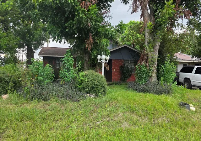 Photo 3 of Single family home for sale at 4518 Robertson St, Houston, TX 77009 | MLS# 92612380 | Listing updated on 2026-09-16
