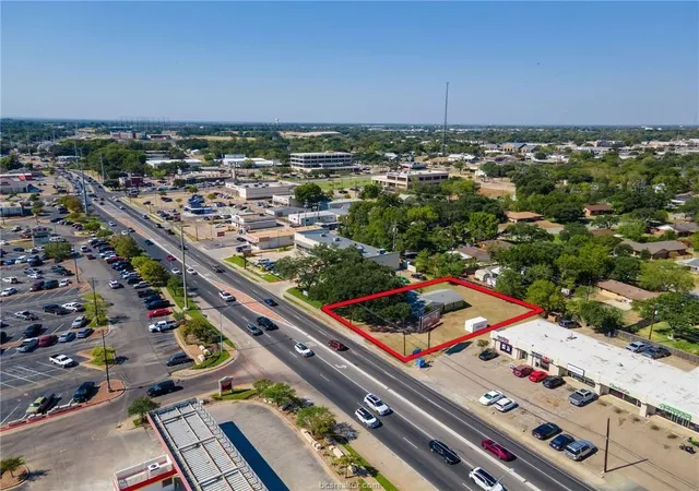3rd image of 720 E Villa Maria Rd, Bryan, TX 77802 | MLS# 28987482