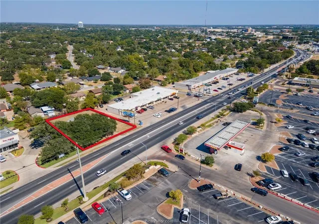 4th image of 720 E Villa Maria Rd, Bryan, TX 77802 | MLS# 28987482