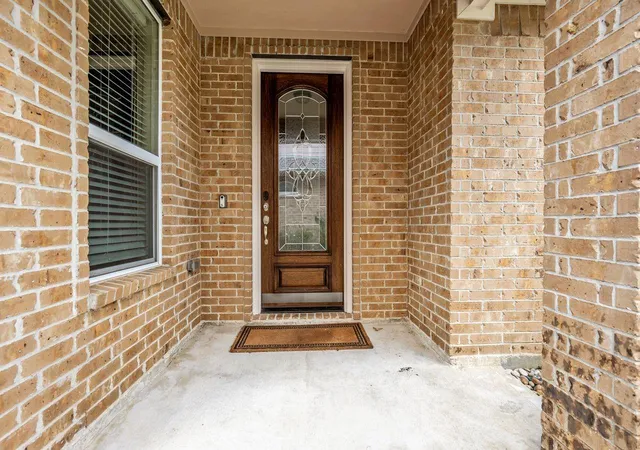 Photo 2 of Townhouse for sale at 17234 Hartridge Dr, Houston, TX 77090 | MLS# 36615839 | Listing updated on 2026-09-16