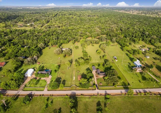Photo 2 of Single family home for sale at 3515 County Rd 36, Angleton, TX 77515 | MLS# 37985054 | Listing updated on 2026-08-13