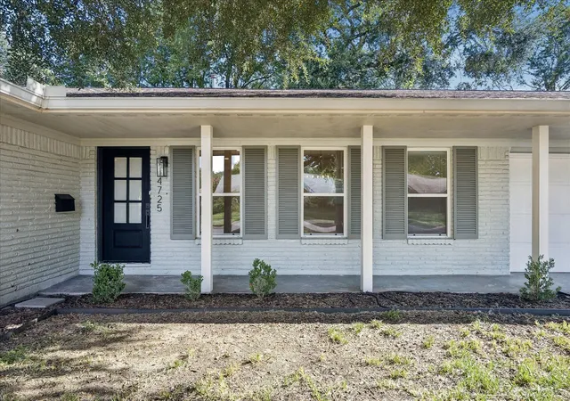 Photo 2 of Single family home for sale at 4725 Spellman Rd, Houston, TX 77035 | MLS# 31642940 | Listing updated on 2026-08-30