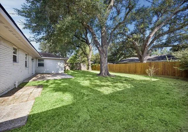 Photo 3 of Single family home for sale at 4725 Spellman Rd, Houston, TX 77035 | MLS# 31642940 | Listing updated on 2026-08-30