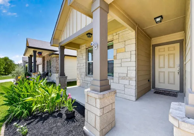 Photo 3 of Single family home for sale at 1933 Cartwright St, Bryan, TX 77807 | MLS# 13458551 | Listing updated on 2026-09-14