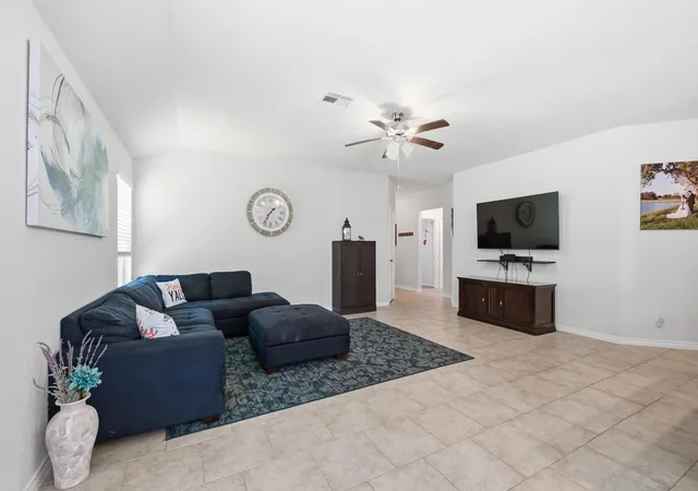 Photo 4 of Single family home for sale at 1933 Cartwright St, Bryan, TX 77807 | MLS# 13458551 | Listing updated on 2026-09-14