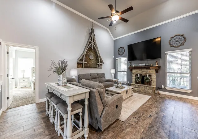 3rd image of 2136 Wheatstone Dr, Huntsville, TX 77340 | MLS# 53483625