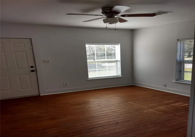 2nd image of 414 Avenue E, Highlands, TX 77562 | MLS# 21061054