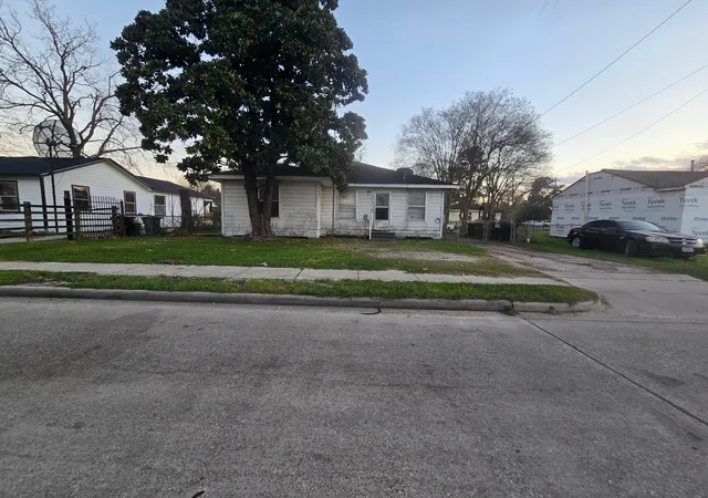 1st image of 108 Parker Rd, Houston, TX 77076 | MLS# 18132295