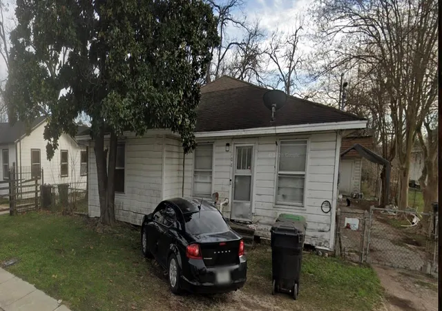 2nd image of 108 Parker Rd, Houston, TX 77076 | MLS# 18132295