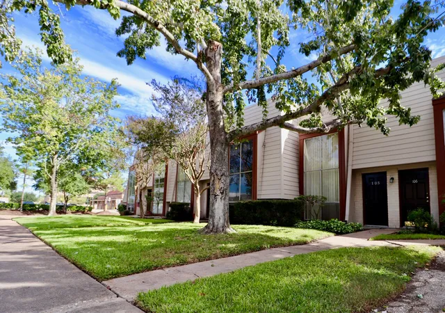2nd image of 5929 Queensloch Dr, Houston, TX 77096
