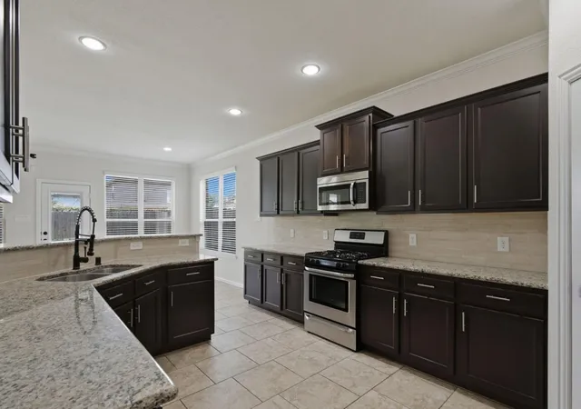 Photo 3 of Sale Pending at 20423 Moon Walk Dr, Humble, TX 77338 | MLS# 3251233 | Listing updated on 2026-09-06
