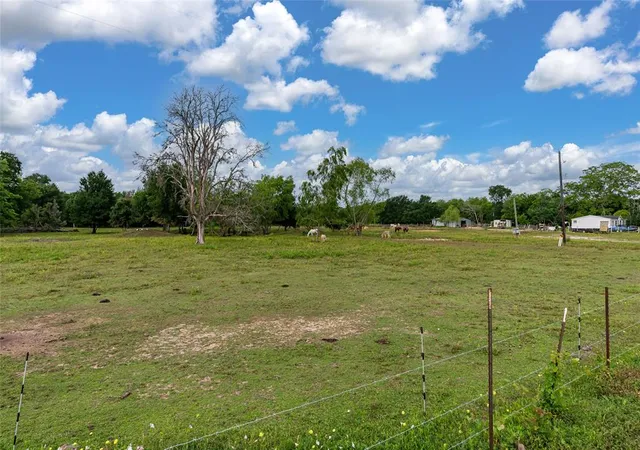 Photo 2 of Sale Pending at 33703 Reynolds Rd, Fulshear, TX 77441 | MLS# 34400885 | Listing updated on 2026-07-31