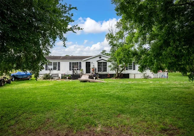 Photo 4 of Sale Pending at 33703 Reynolds Rd, Fulshear, TX 77441 | MLS# 34400885 | Listing updated on 2026-07-31