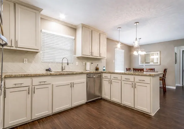3rd image of 584 Elm St, Waller, TX 77484 | MLS# 79443784