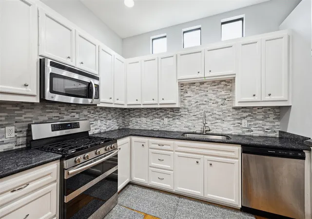 Photo 1 of Townhouse for sale at 11315 Main St #1401, Houston, TX 77025 | MLS# 77516884 | Listing updated on 2026-07-23