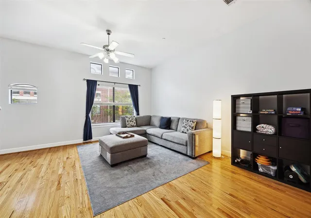 Photo 4 of Townhouse for sale at 11315 Main St #1401, Houston, TX 77025 | MLS# 77516884 | Listing updated on 2026-07-23