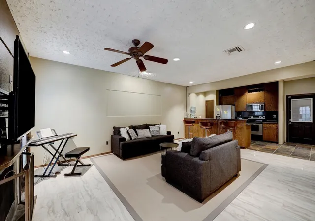 3rd image of 3198 Holly Hall St #3198, Houston, TX 77054 | MLS# 15245244