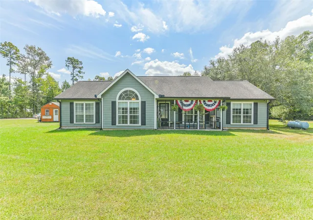 Photo 1 of Single family home for sale at 200 Chris Ln, Shepherd, TX 77371 | MLS# 81673303 | Listing updated on 2026-09-10