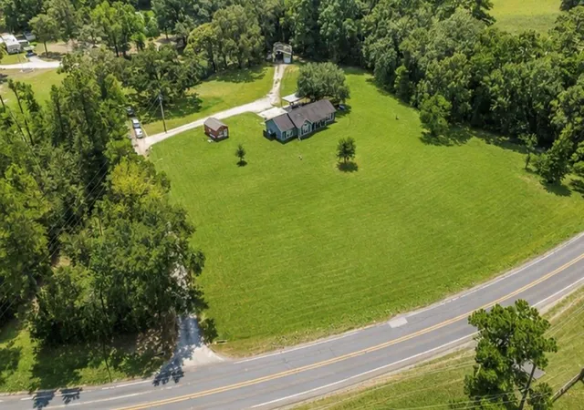 Photo 3 of Single family home for sale at 200 Chris Ln, Shepherd, TX 77371 | MLS# 81673303 | Listing updated on 2026-09-10