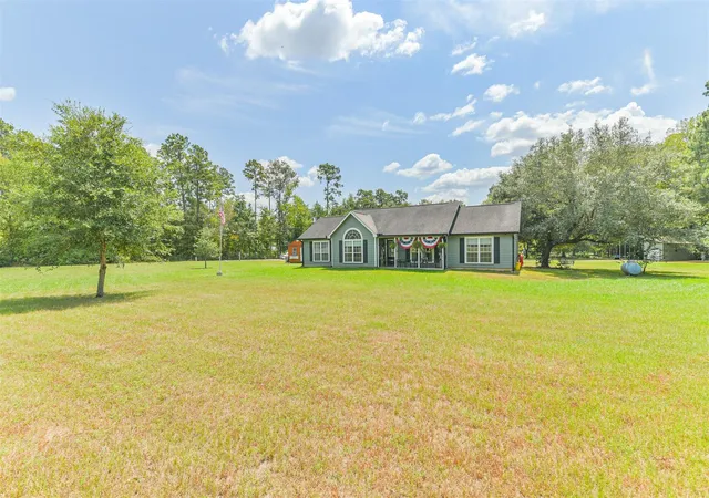 Photo 3 of Single family home for sale at 200 Chris Ln, Shepherd, TX 77371 | MLS# 81673303 | Listing updated on 2026-09-10