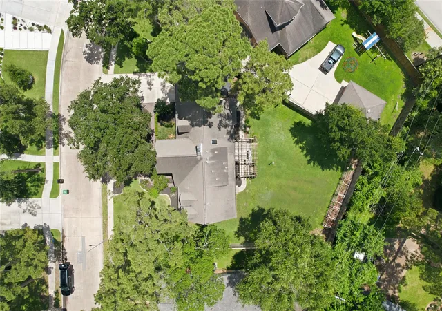 50th image of 211 Faust Ln, Houston, TX 77024 | MLS# 39681086