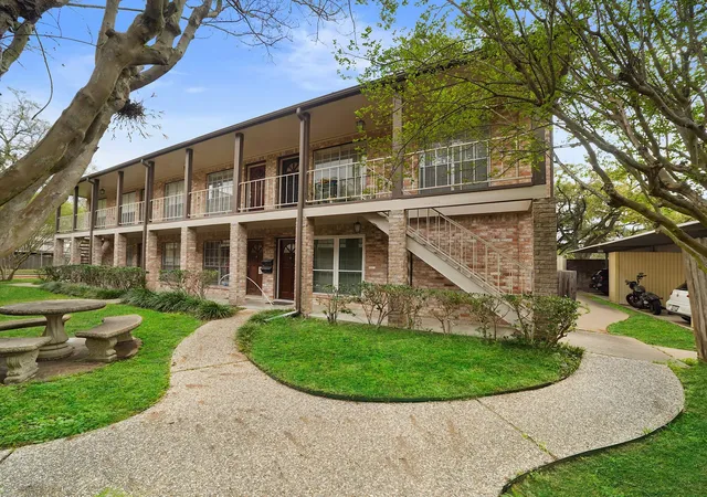 2nd image of 815 Wax Myrtle Ln #A, Houston, TX 77079 | MLS# 22301218