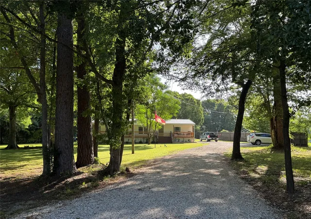 Photo 1 of Sale Pending at 45 Arizona Ln, Huntsville, TX 77320 | MLS# 97596352 | Listing updated on 2026-09-27
