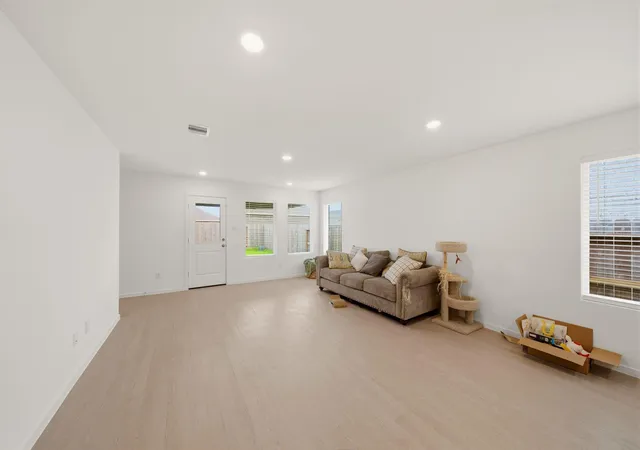Photo 3 of Single family home for sale at 29031 Rolling Tundra Way, Hockley, TX 77447 | MLS# 87044705 | Listing updated on 2026-09-20