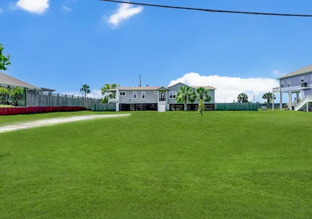 Photo 3 of Sale Pending at 10419 Stewart Rd, Galveston, TX 77554 | MLS# 93778664 | Listing updated on 2026-09-17