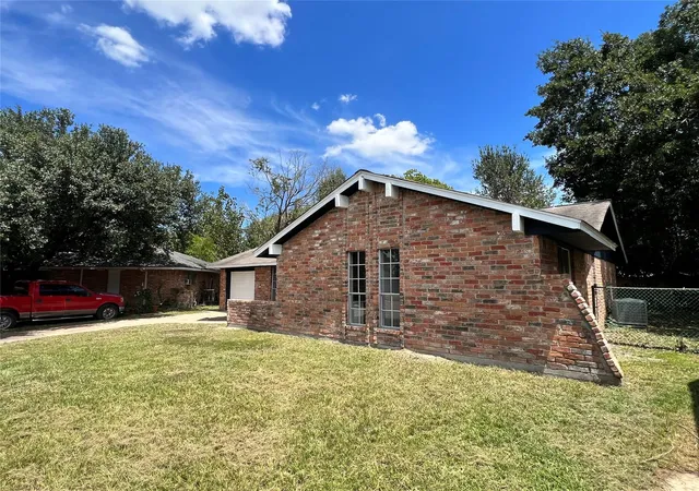 Photo 3 of Sale Pending at 8718 Chipping Ln, Houston, TX 77088 | MLS# 97466212 | Listing updated on 2026-08-26